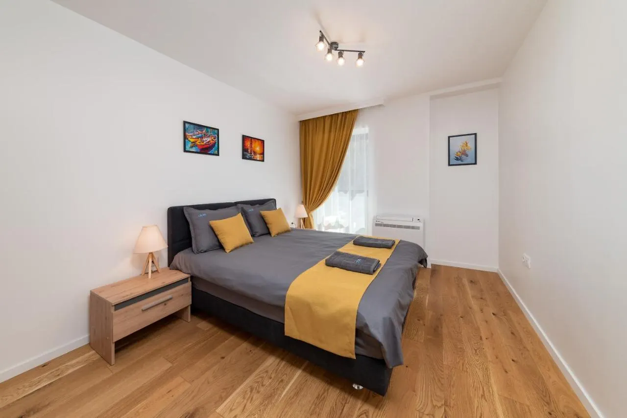 Varna Smart Home Apartments 0*,